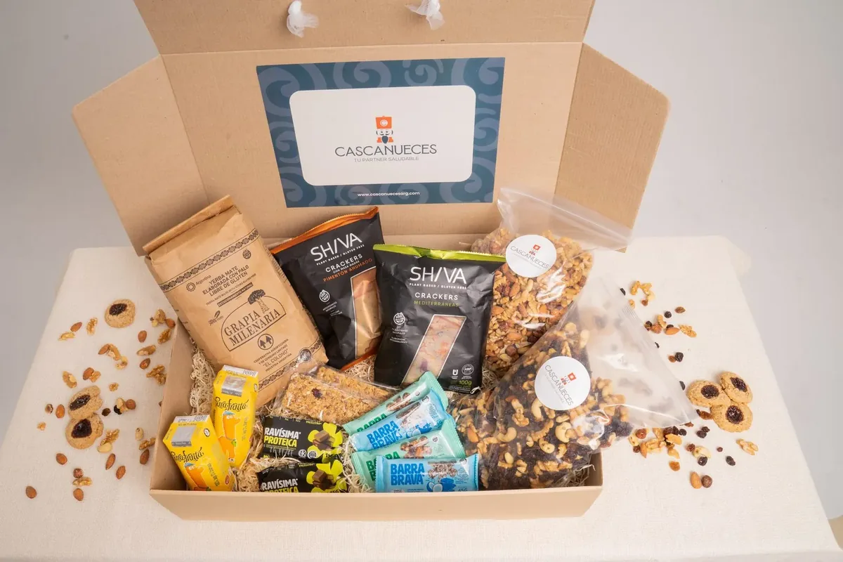 Cascanueces gift box with healthy snacks, nuts, crackers and yerba mate